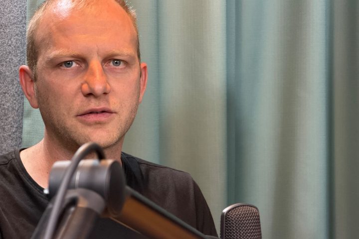 Barni és Raymond, IB Garage – 2. kép